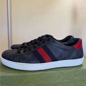 Gucci Men’s GG Supreme Sneaker